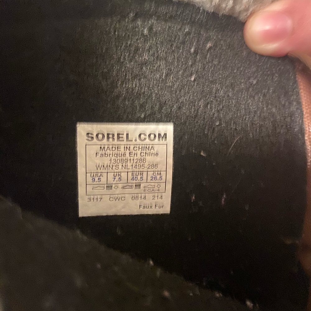 Women’s Sorel Winter Boots - Picture 5 of 5